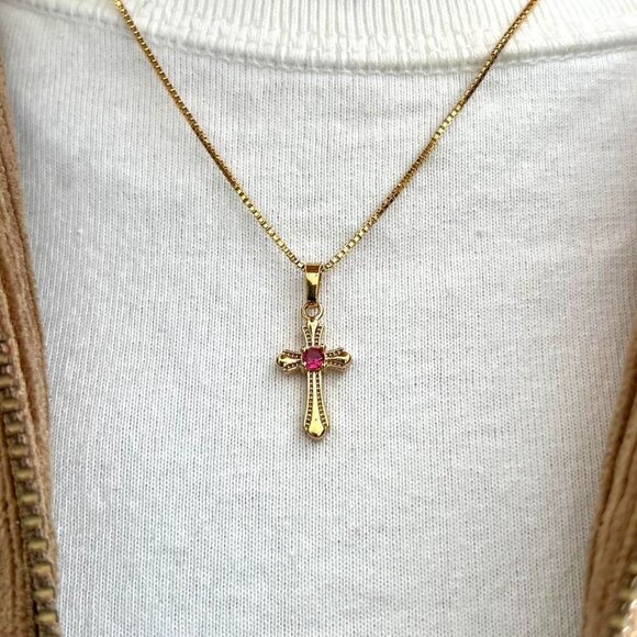 y2k style gold chain link small cross jesus necklace - Picture 5 of 7